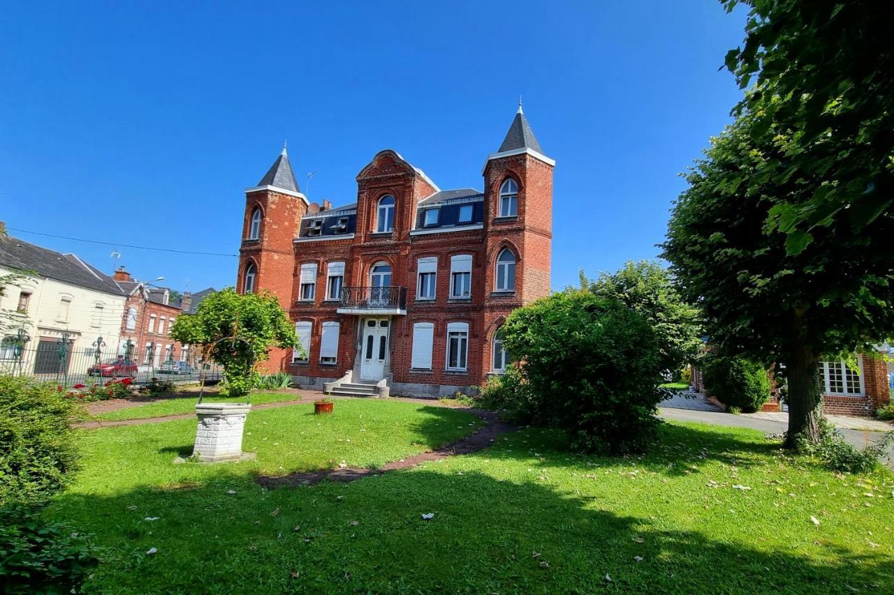 Studio En Rez-De-Chaussee - Le Petit Chateau Avesnois - Tv - Wifi - Logement Entier Avesnes-sur-Helpe Exterior foto